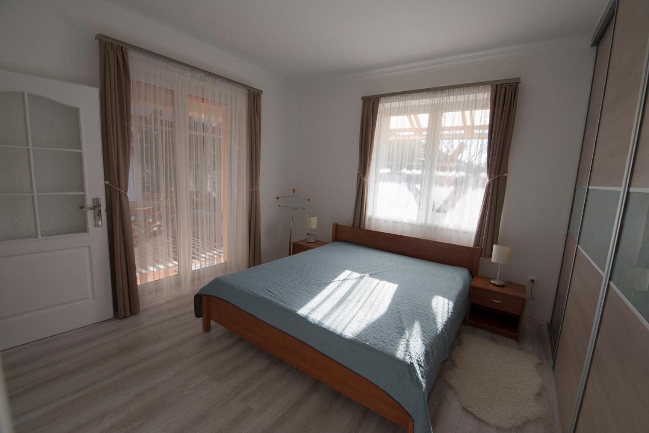 K33 Apartamento Tiszaújváros Exterior foto