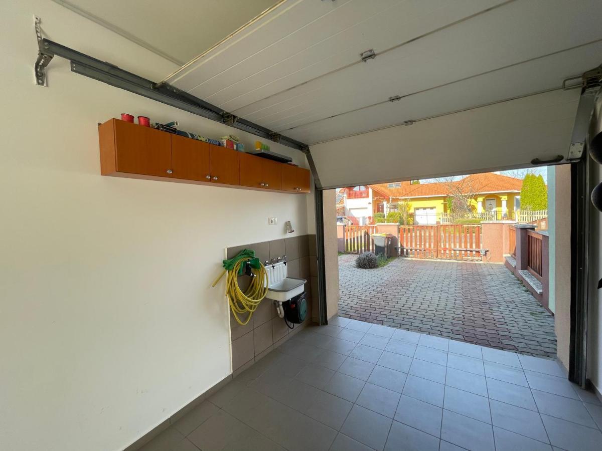 K33 Apartamento Tiszaújváros Exterior foto